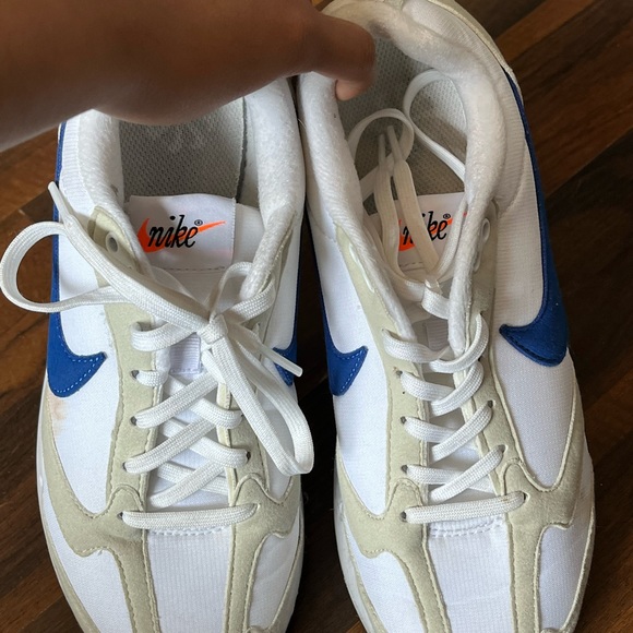 ‼️SOLD DO NOT BUY‼️Nike Blue shoes 6y - Picture 2 of 3